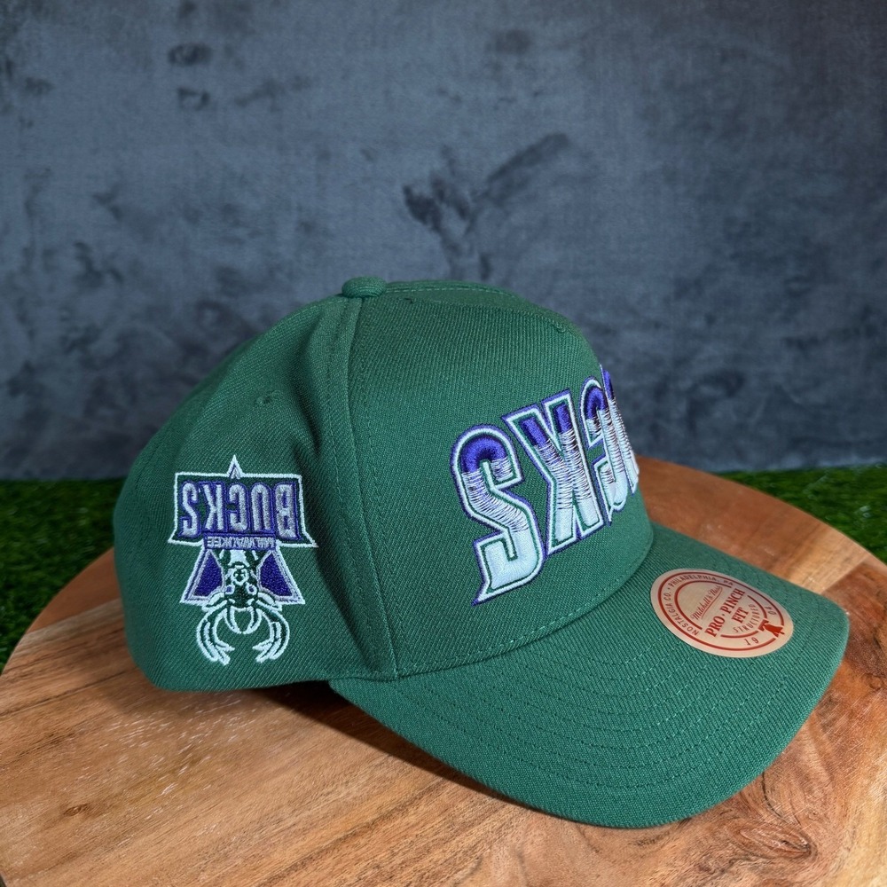 Mitchell Ness NBA Upside Pro Snapback Mens One Size Green Milwaukee Bucks Hat